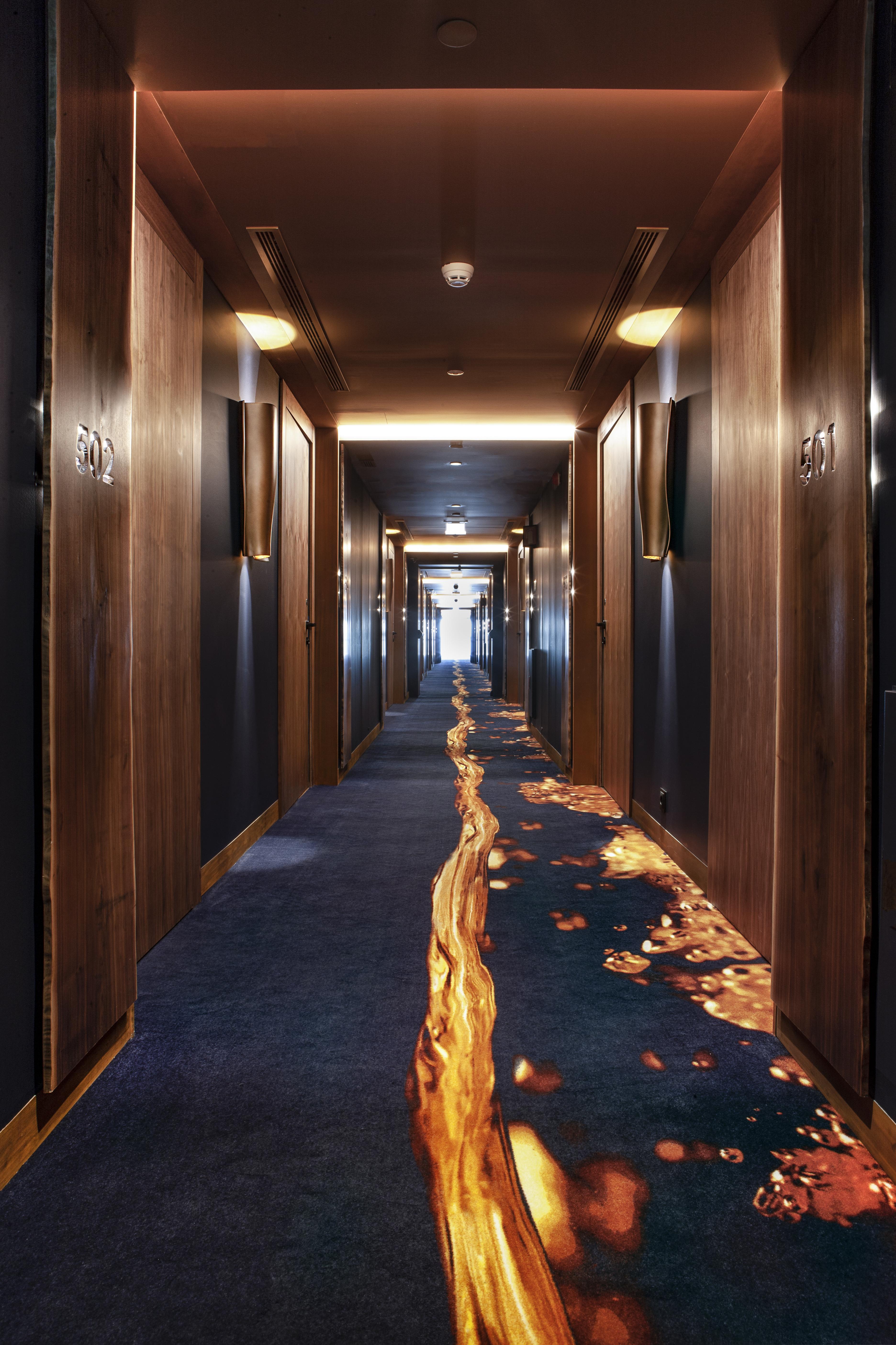 Forte De Gaia, Autograph Collection Vila Nova de Gaia Kültér fotó A corridor at the hotel